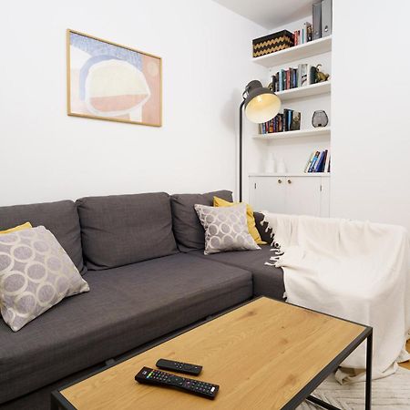 Lovely Apartment In Victoria Park Village London Kültér fotó