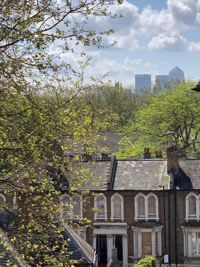 Lovely Apartment In Victoria Park Village London Kültér fotó