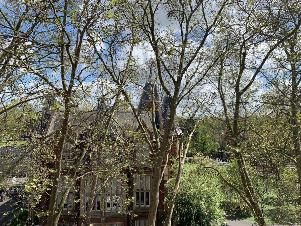 Lovely Apartment In Victoria Park Village London Kültér fotó